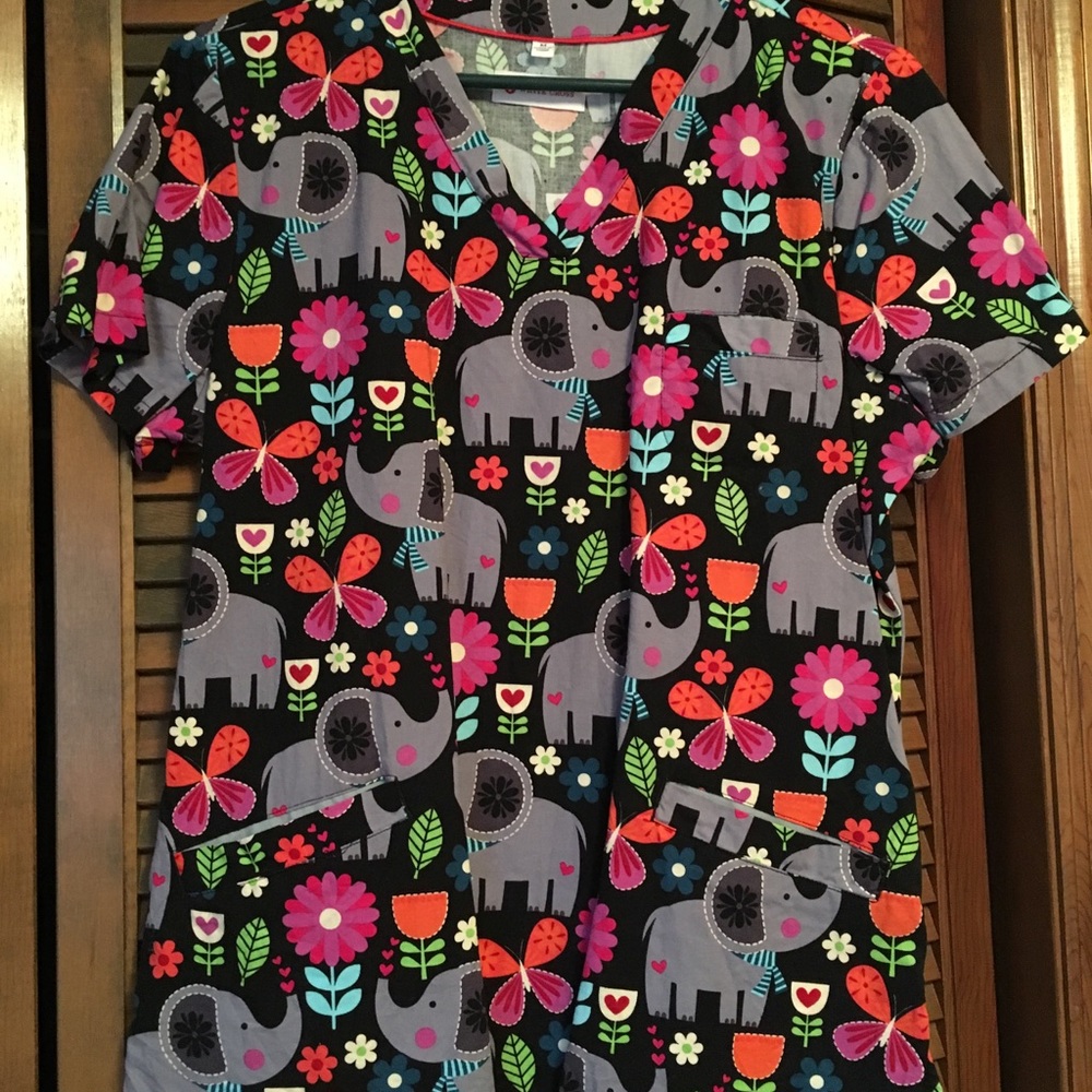 Ladies Scrub Top/Elephants